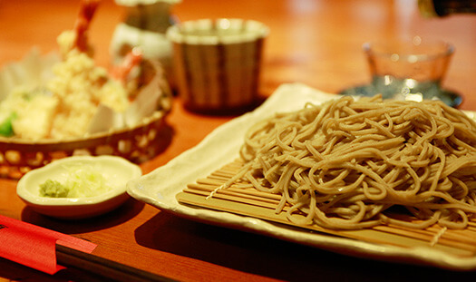 Cold noodles served with dipping sauce & Tempura（shrimp & vegetables）　1,300yen